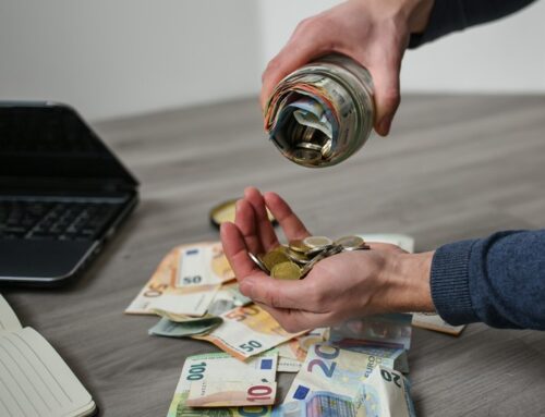 Schadevergoeding van bv op privérekening is afkoop pensioen